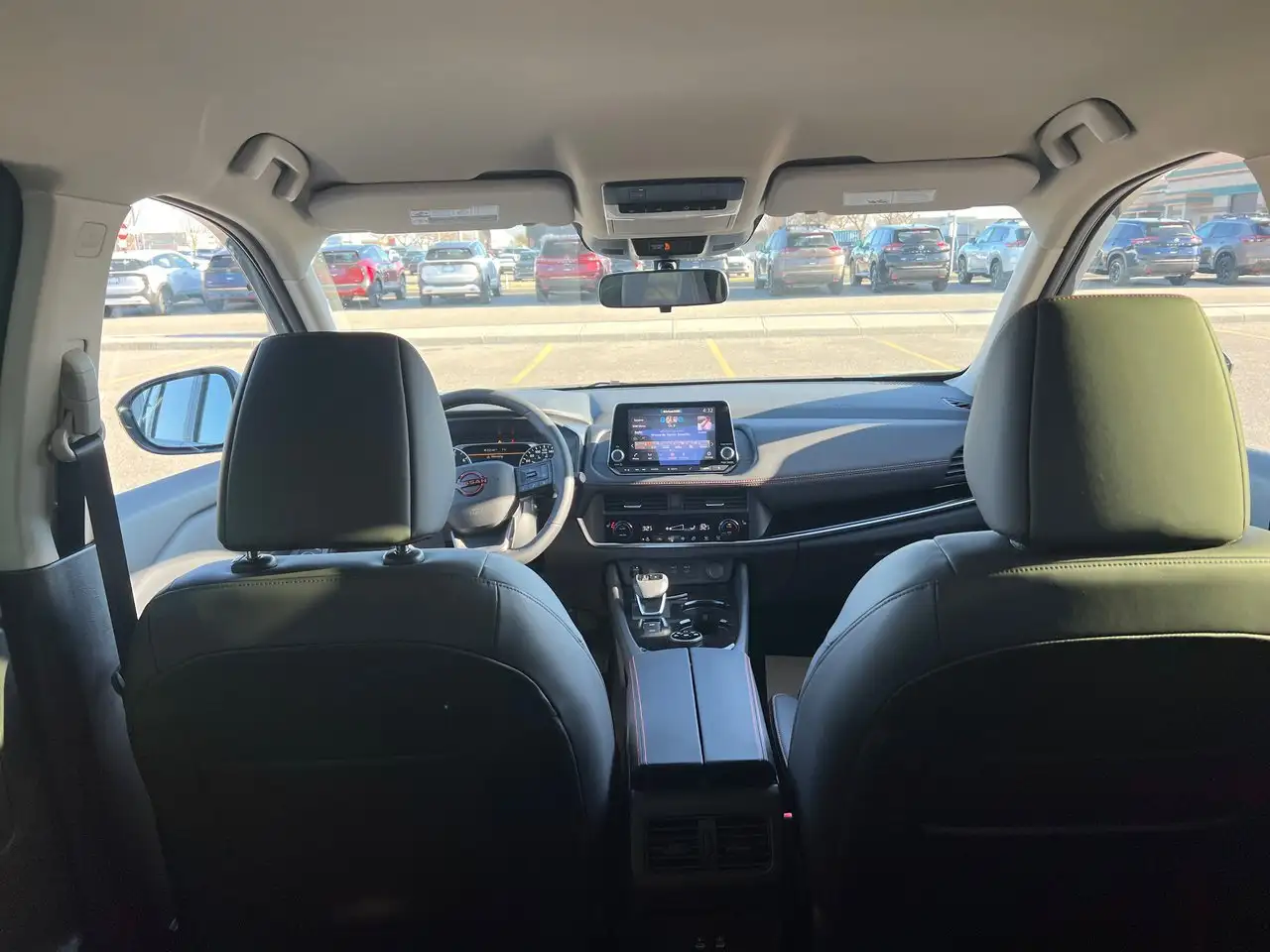 Nissan Rogue снимка Nissan Rogue