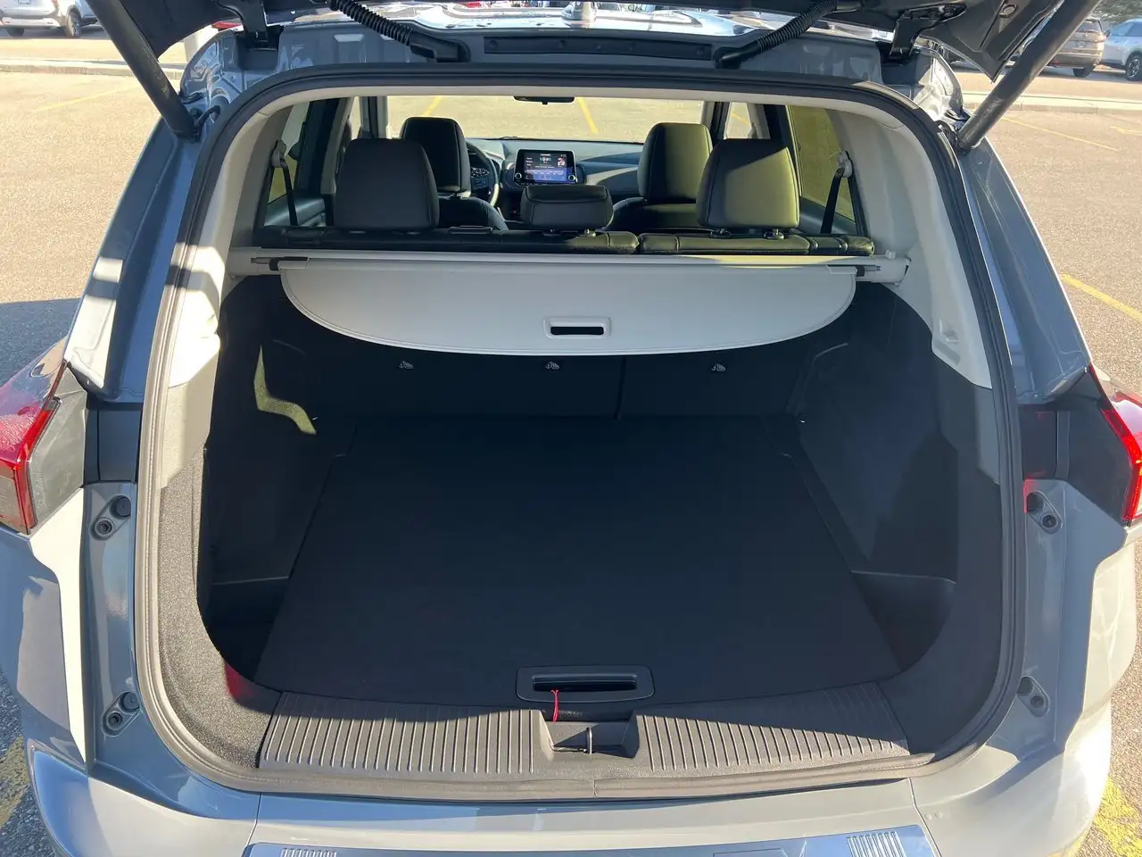 Nissan Rogue снимка Nissan Rogue