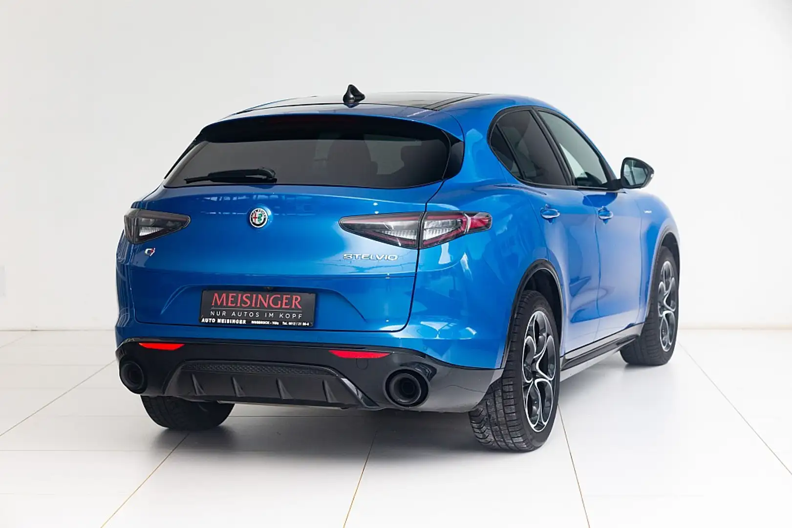 Alfa Romeo Stelvio Veloce 2,0 16V 280 AT8 Q4 Blau - 2