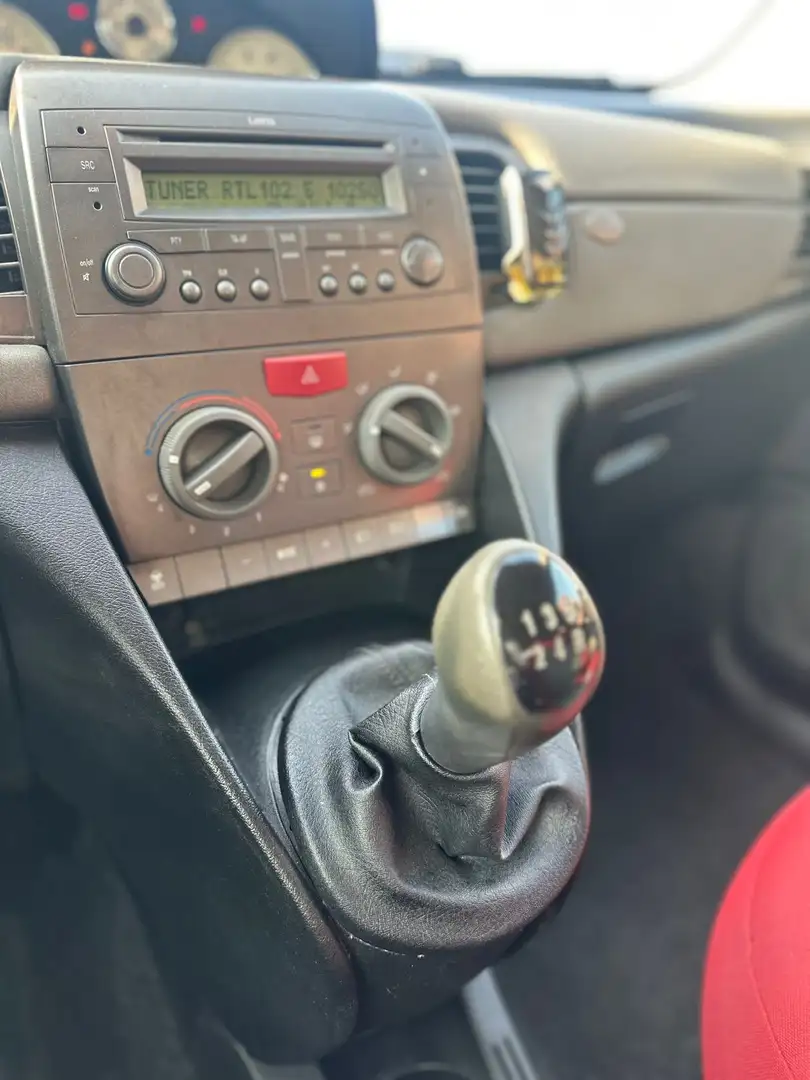 Lancia Ypsilon 1.3 mjt Argento 100 - 2