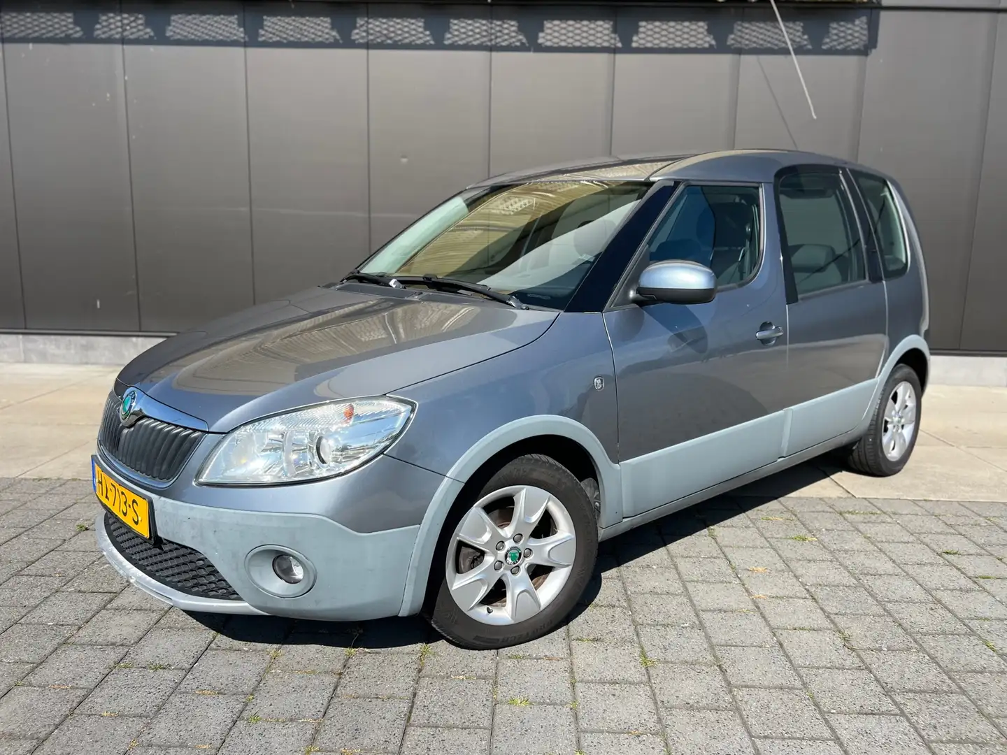 Skoda Roomster 1.2 TSI Elegance|Clima|Cruise|Nwe APK|Parrot|Elekt Szary - 2