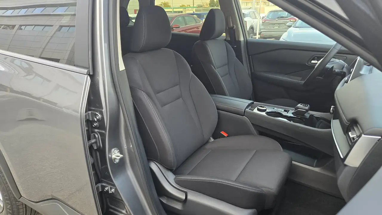 Nissan Rogue fotografie Nissan Rogue