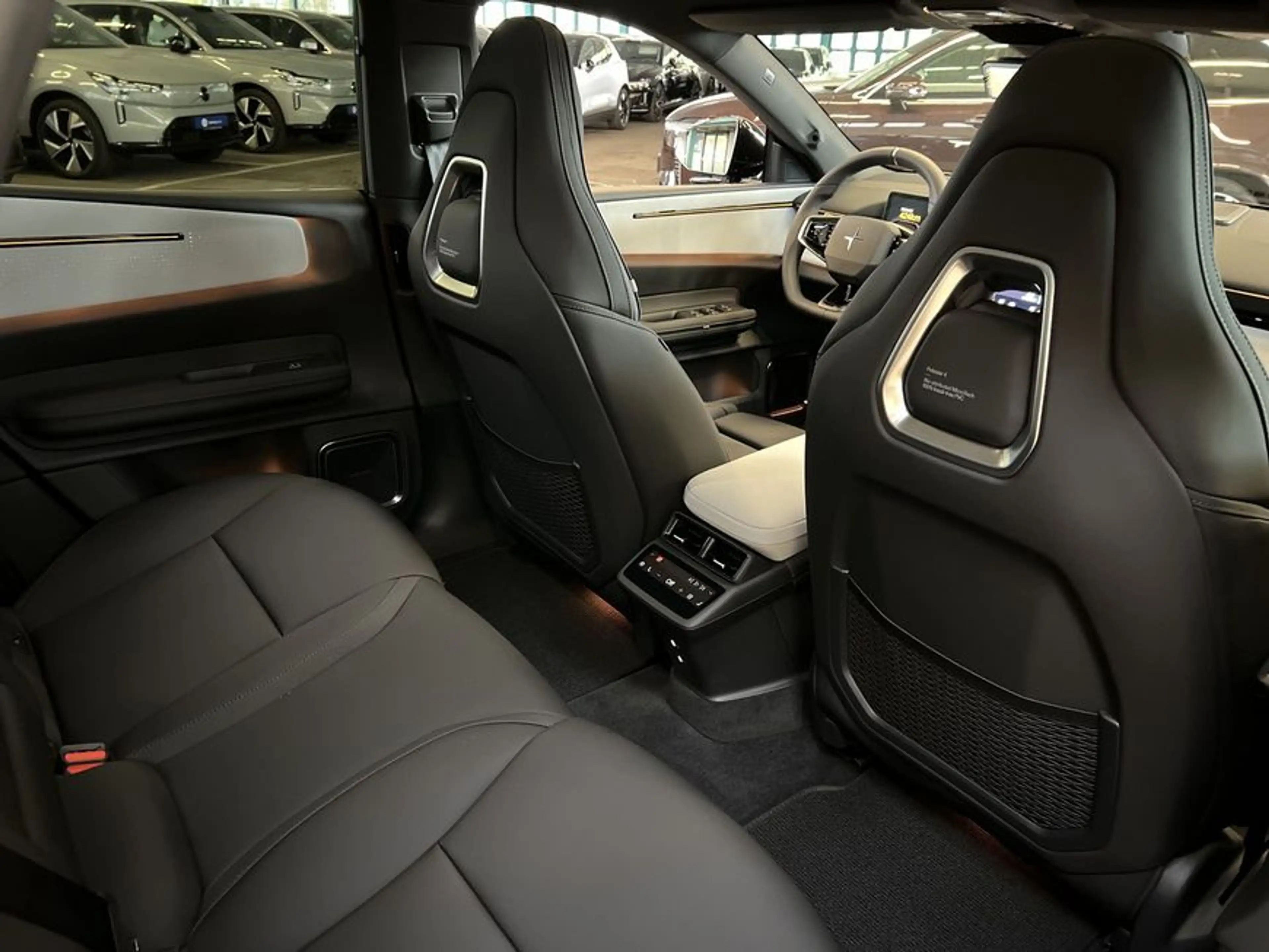 Polestar 4 Dual-Motor Prime Glasd Pilot- Plus- Climate-Pake — photo 23