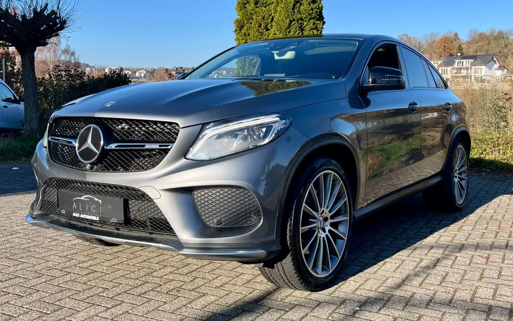 Mercedes-Benz GLE 43 AMG *MB-Scheckheft* PANO*360°*22-Zoll AMG Grau - 1