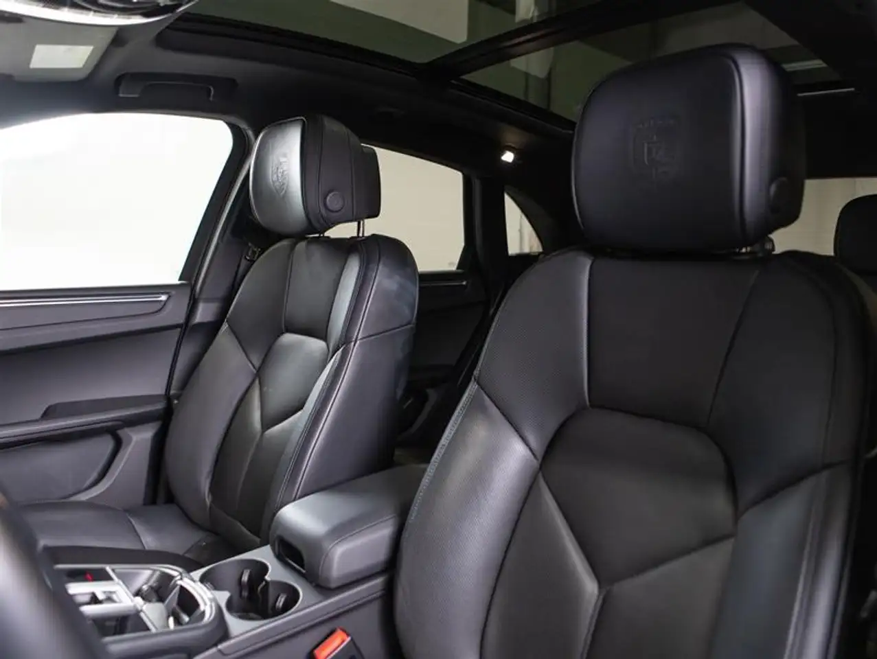 Porsche Macan снимка Porsche Macan