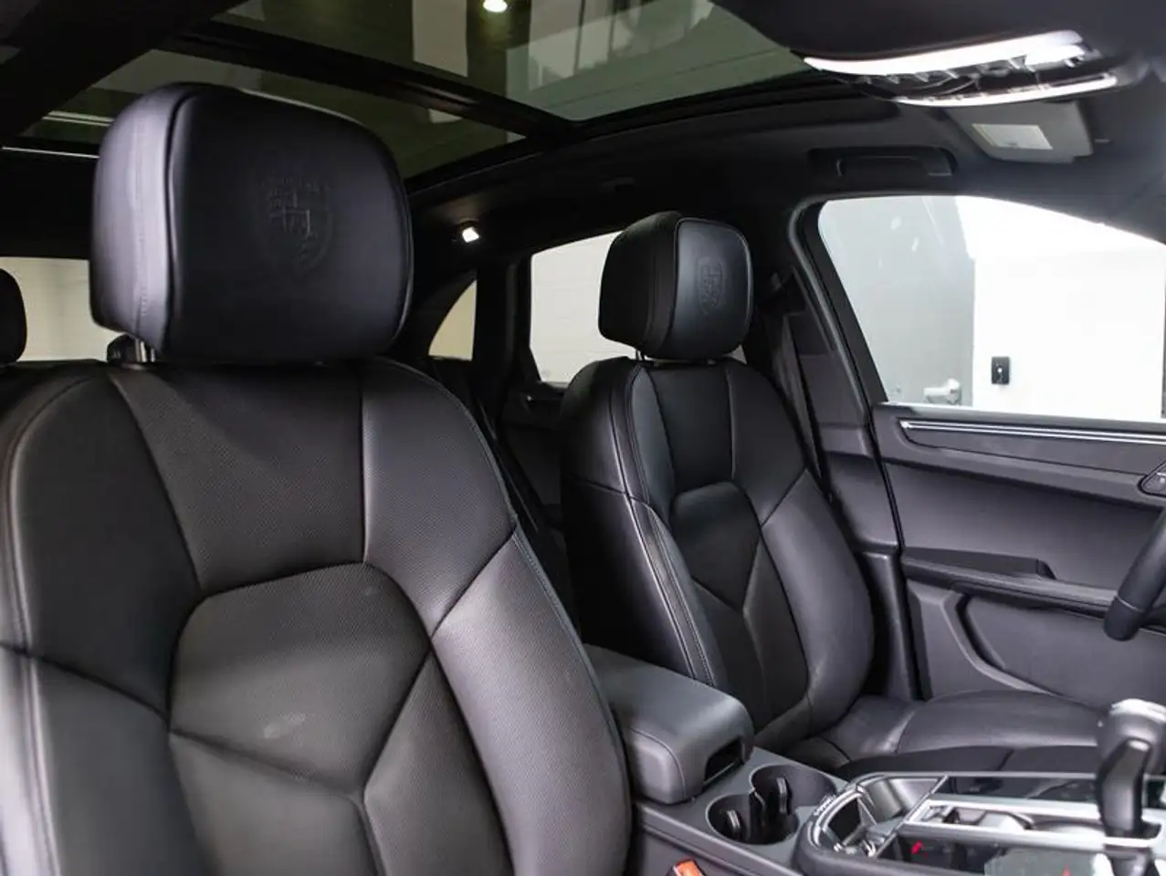 Porsche Macan снимка Porsche Macan