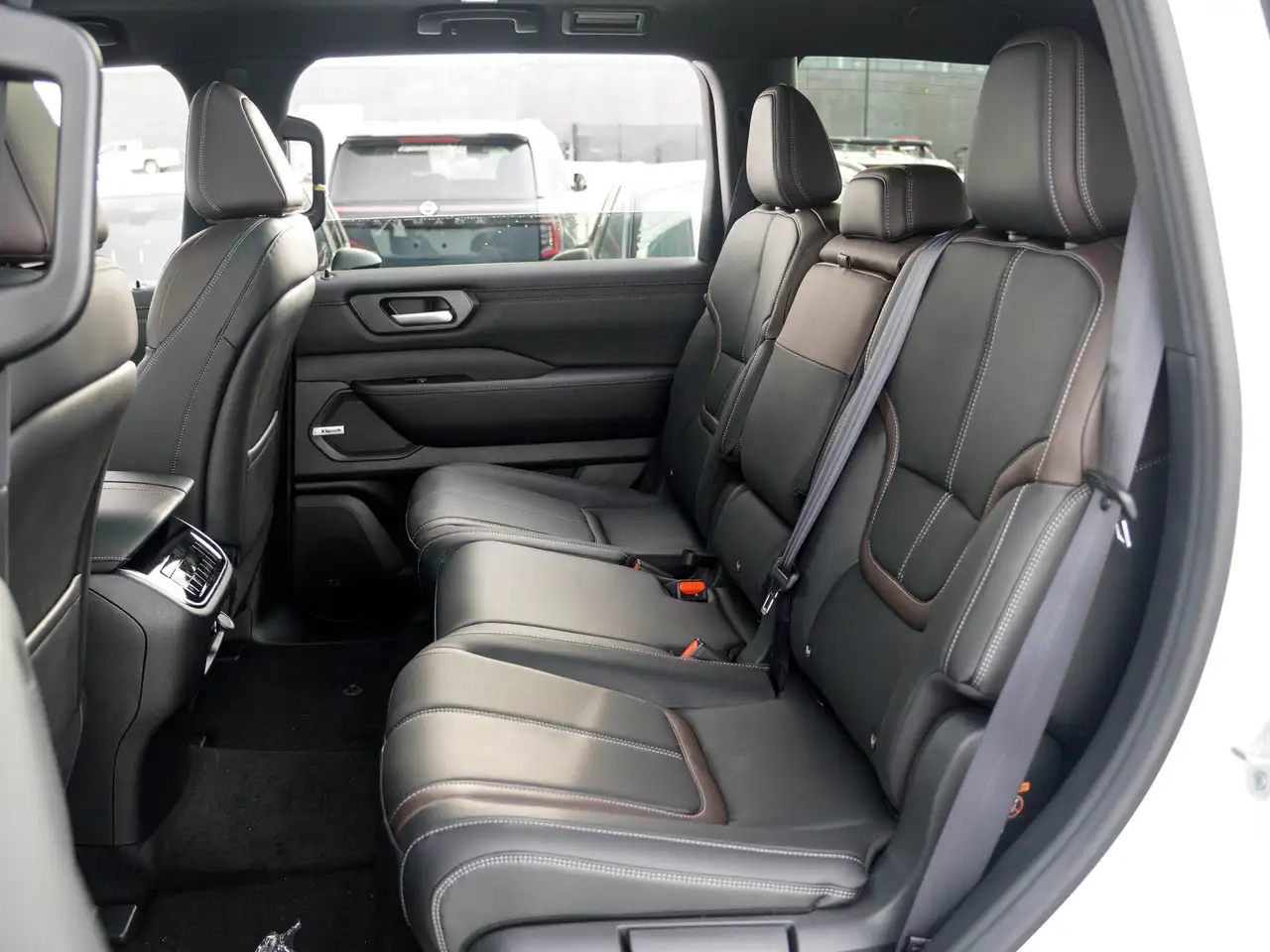Nissan Armada снимка Nissan Armada