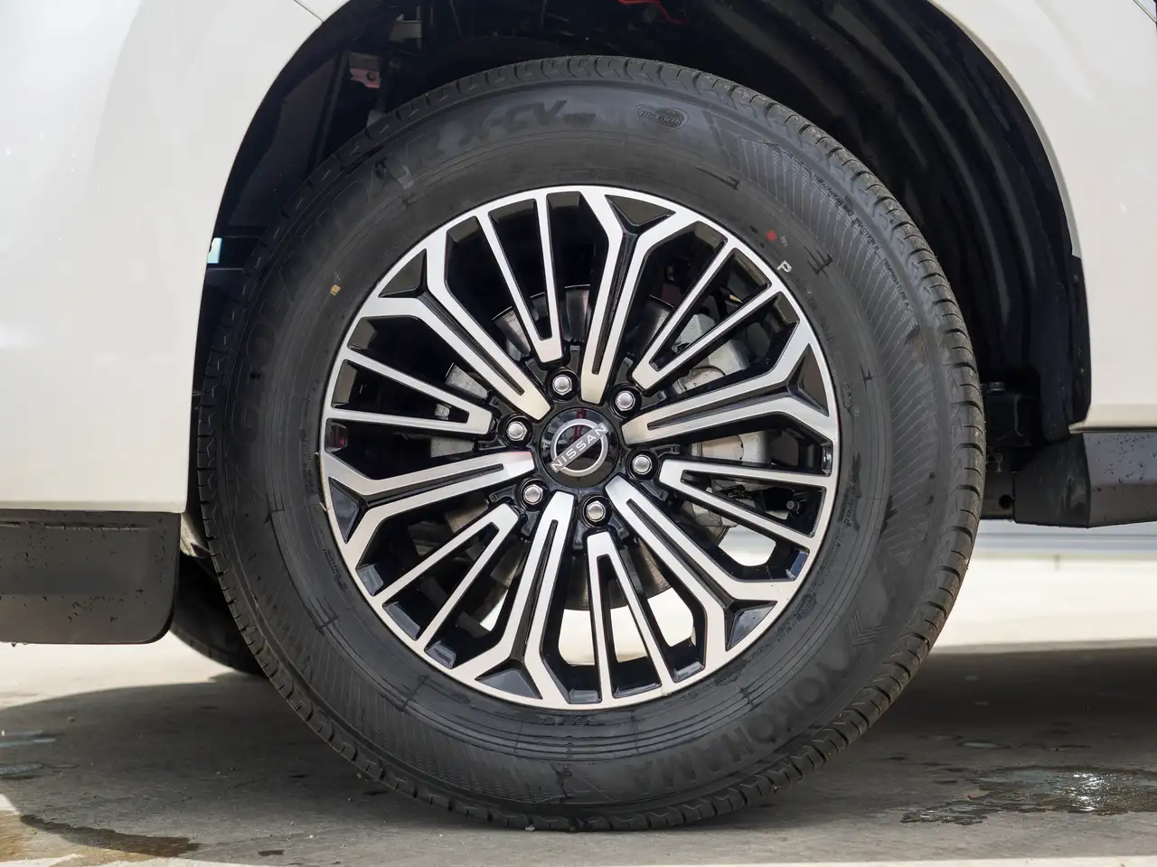 Nissan Armada снимка Nissan Armada