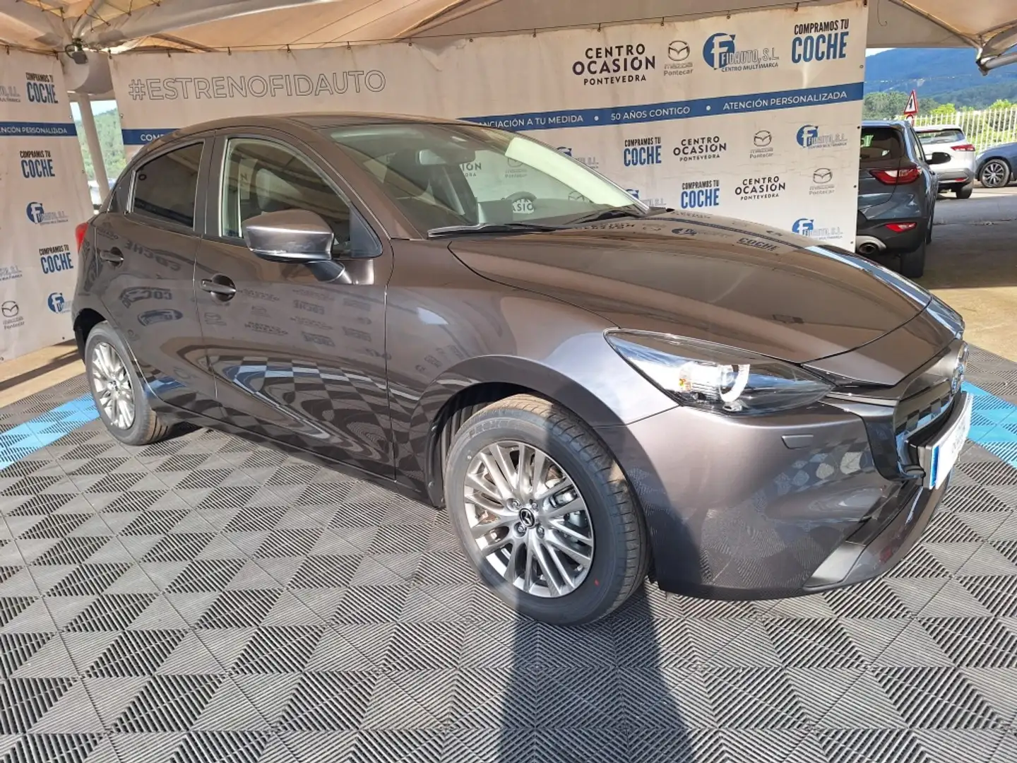 Mazda 2 1.5 e-Skyactiv G Exclusive-Line 66kW Grijs - 1