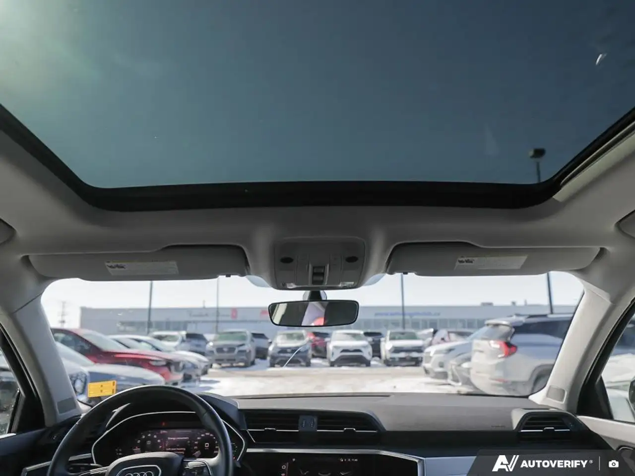Audi Q3 снимка Audi Q3
