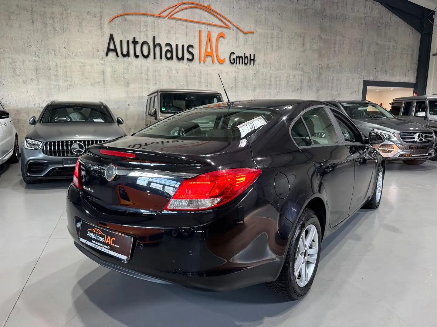 Opel Insignia A Lim. Selection Schwarz - 2