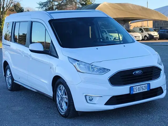 Ford Grand Tourneo