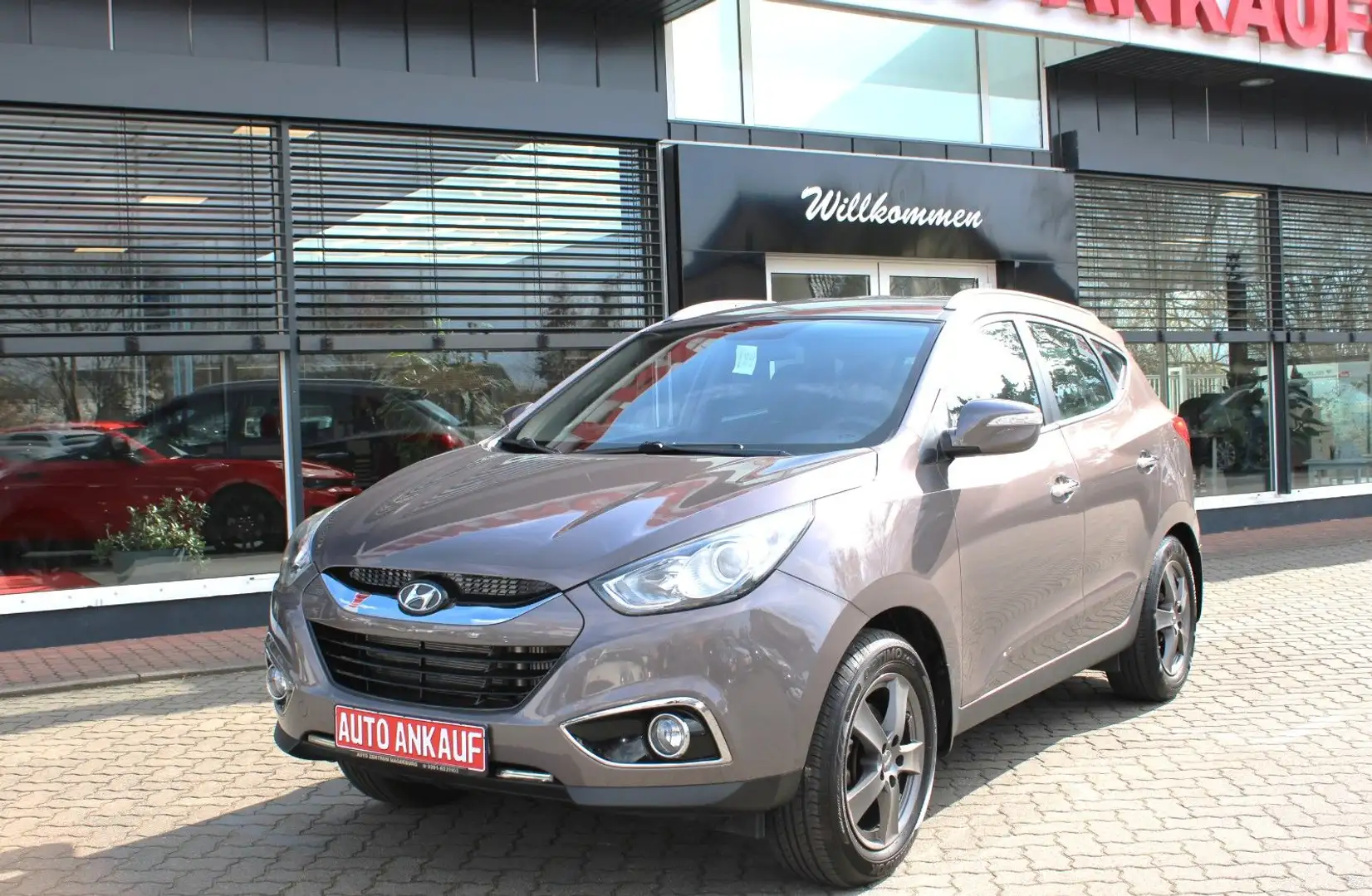 Hyundai iX35 Premium AWD AHK Klimaautomatik Teilleder Bruin - 2