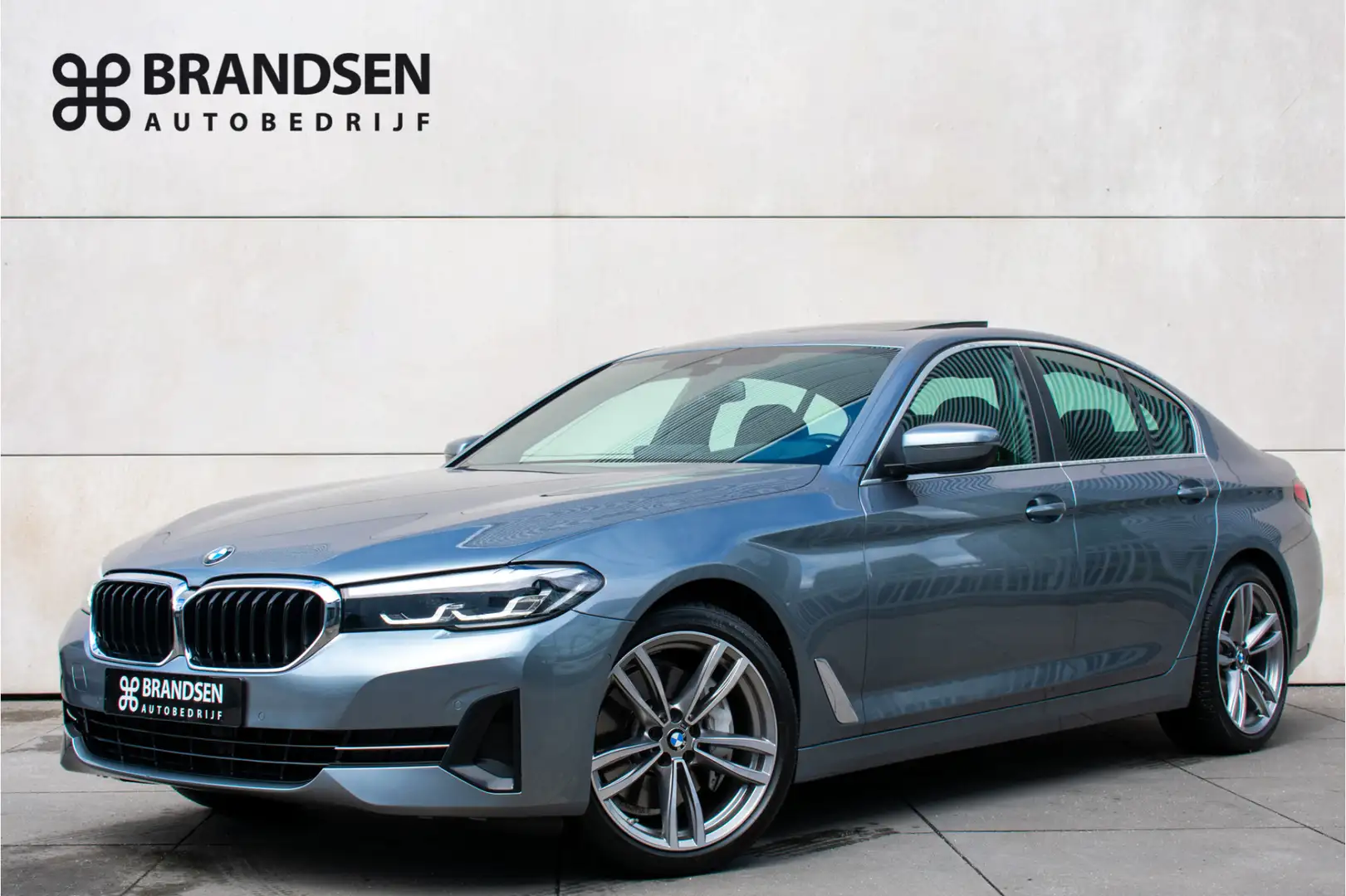 BMW 540 5-serie 540i High Executive -Pano-Head up-Trekhaak Grigio - 1