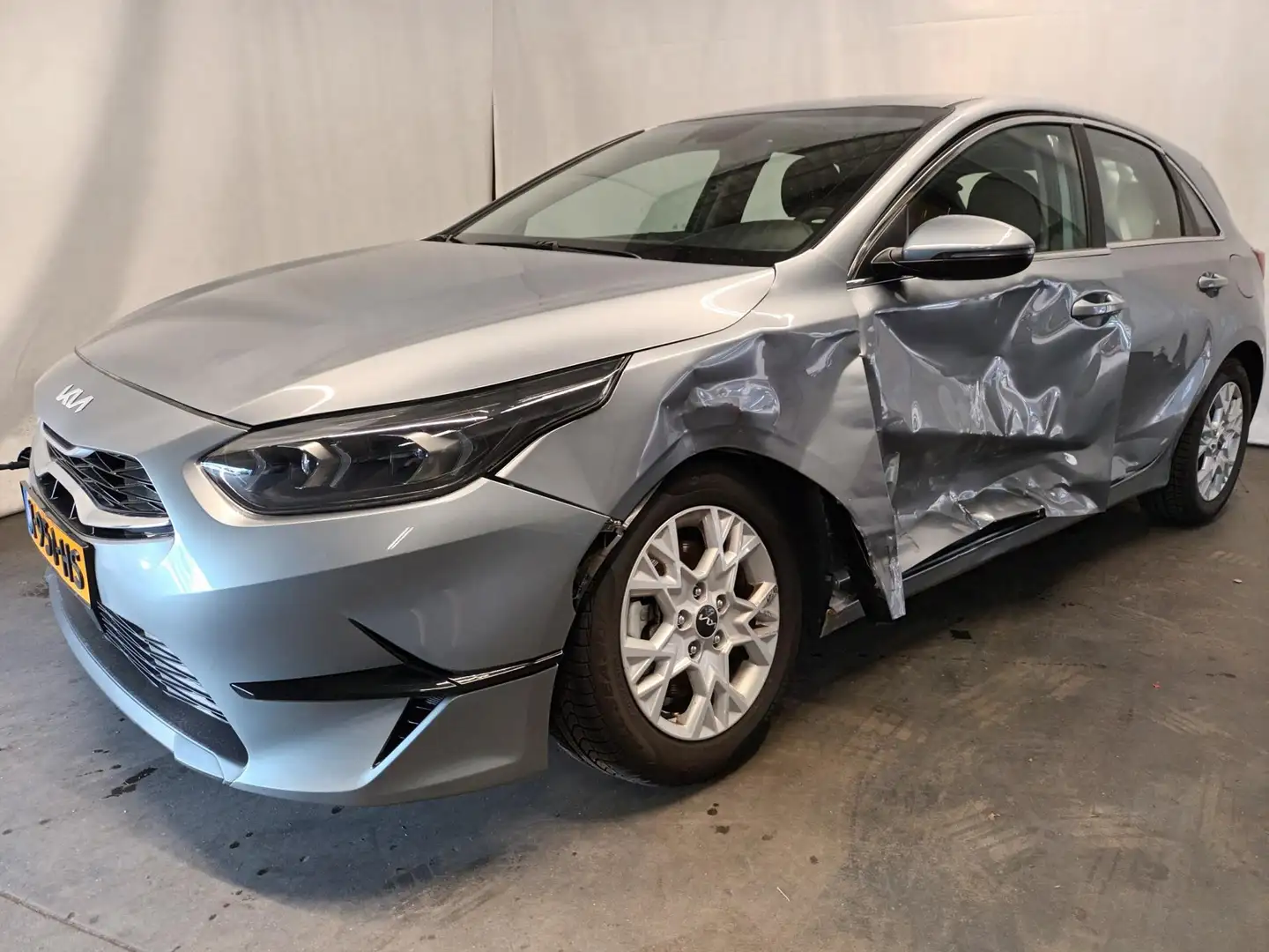 Kia Ceed / cee'd 1.0 T-GDi DynamicLine - Navi - Airco - Zijschade - Grijs - 2