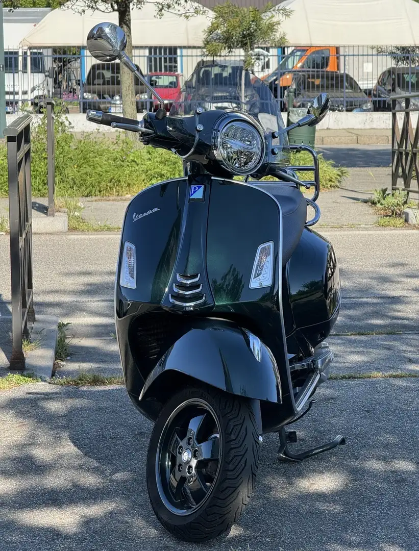 Vespa GTS Super 300 Zöld - 1