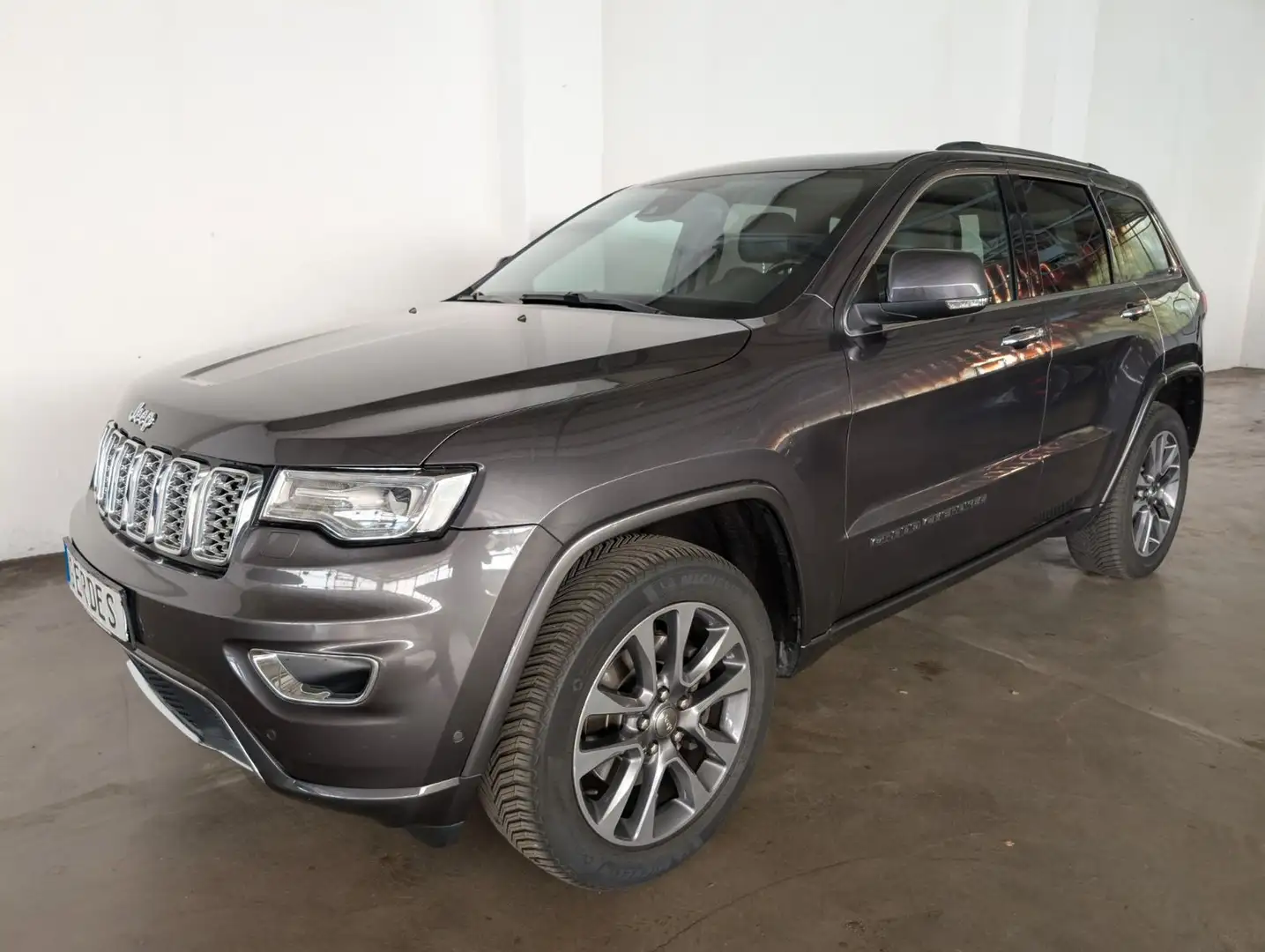 Jeep Grand Cherokee 3.0 CRD Overland Grau - 2