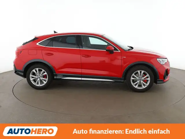 Audi Q3 view 7