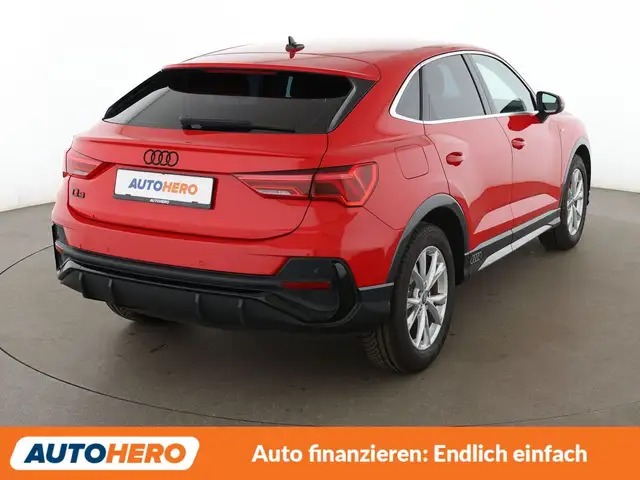 Audi Q3 view 6