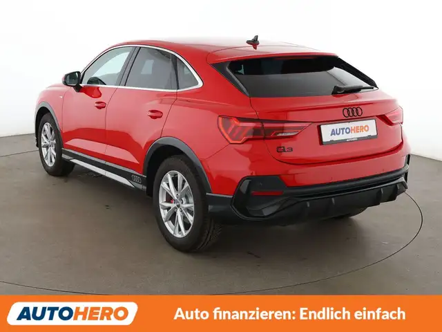 Audi Q3 view 4