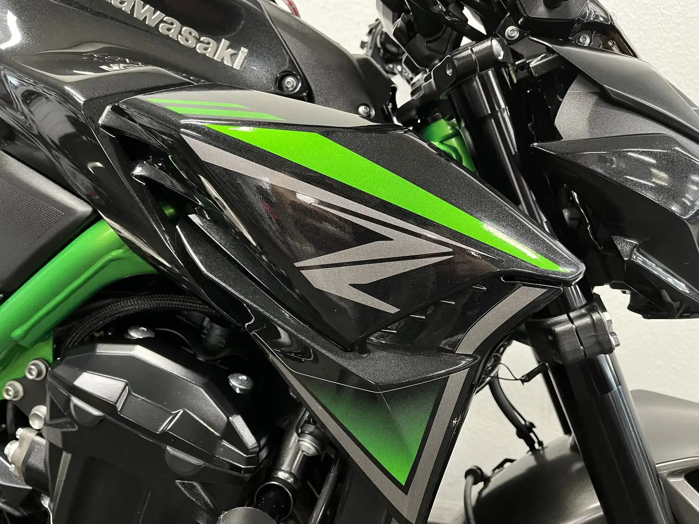 Kawasaki Z 900 Vert - 2