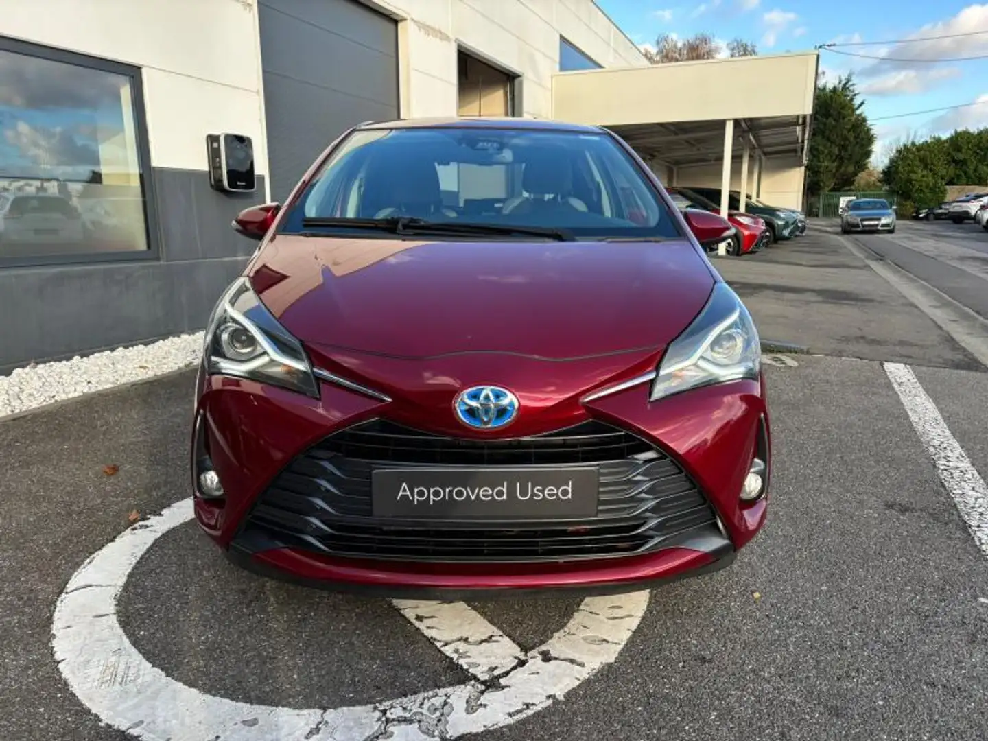 Toyota Yaris IV Comfort Rood - 2