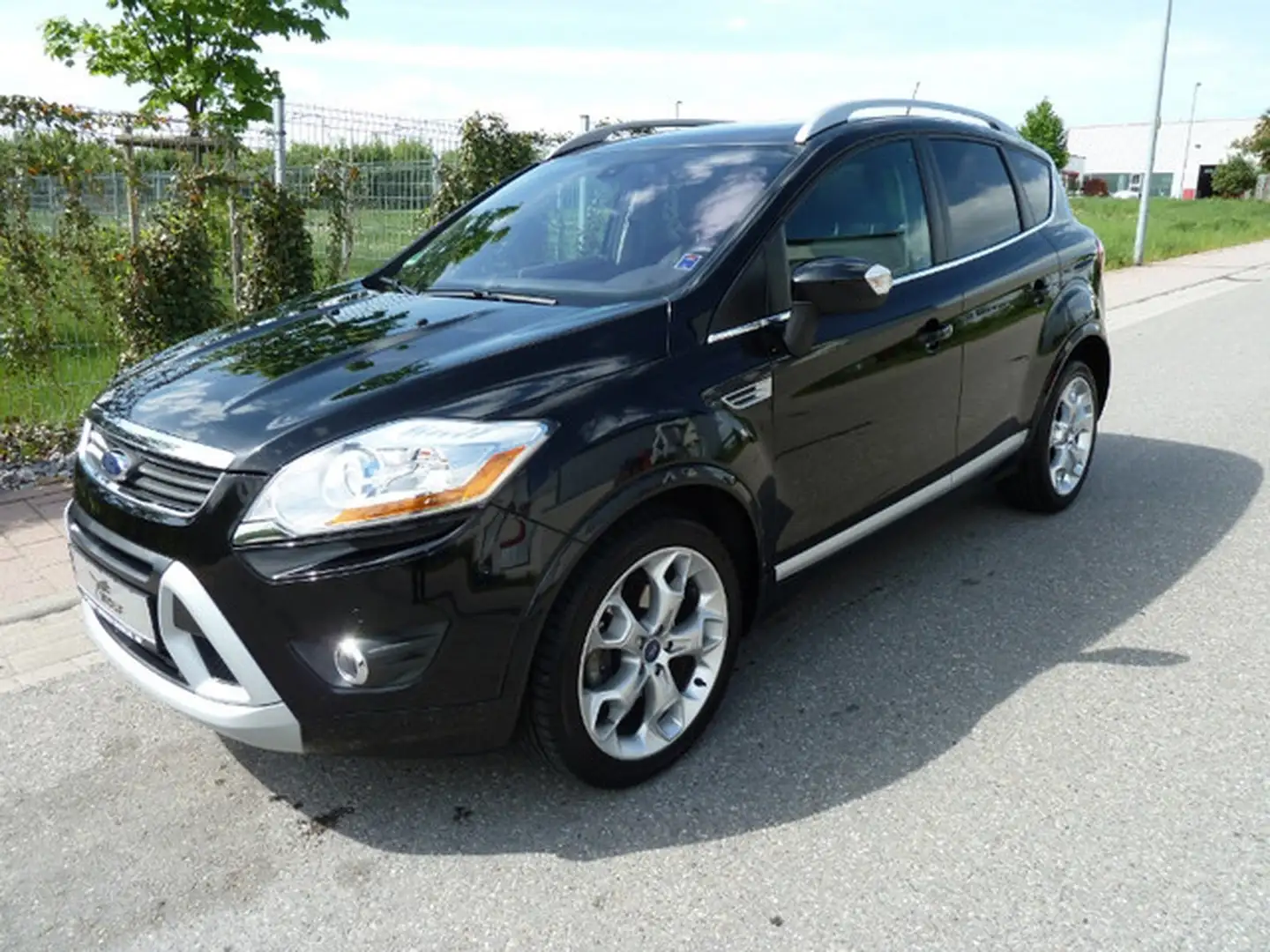 Ford Kuga 2.0 TDCi 4x4 Aut. Titanium Noir - 1