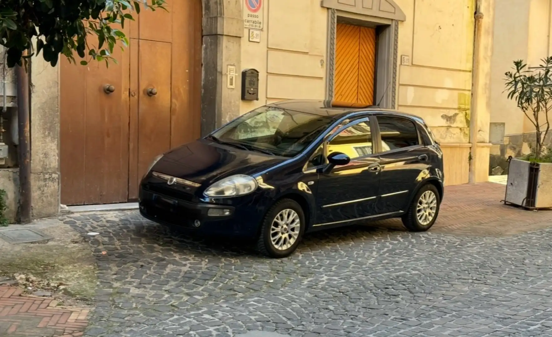 Fiat Punto Evo 5p 1.3 mjt Dynamic s&s 75cv dpf Modrá - 1