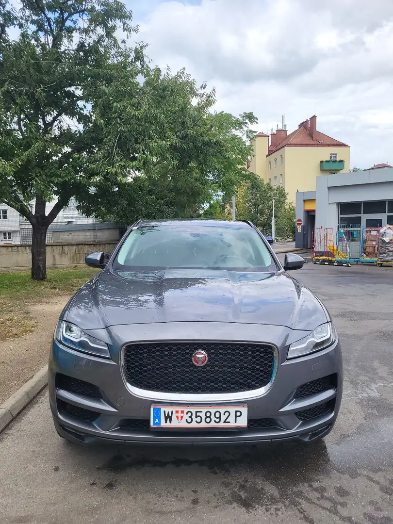 Jaguar F-Pace 20d AWD Prestige Aut. Grau - 1