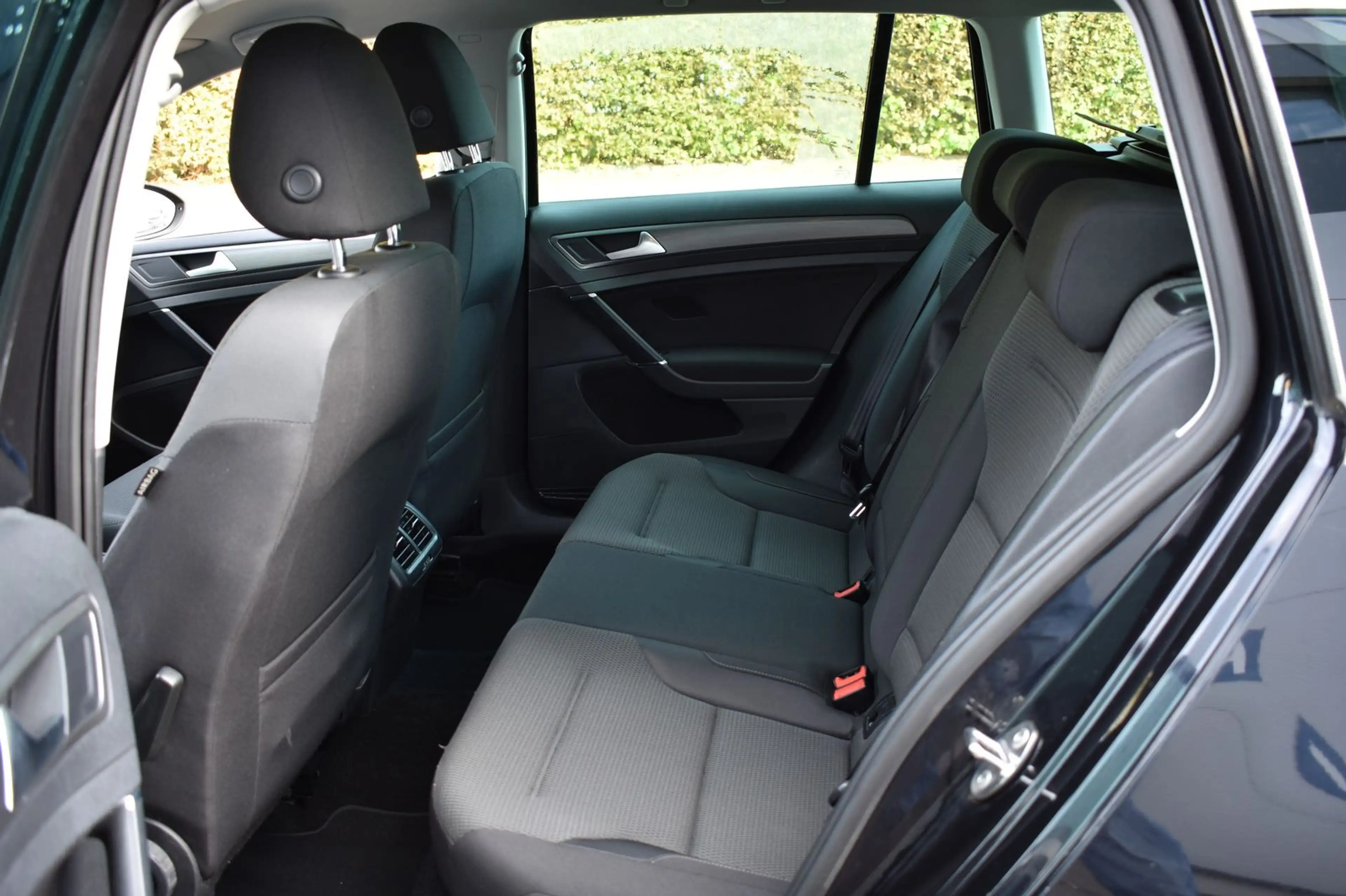 Volkswagen Golf VII*Variant*1.2TSI*Comfortline*SHZ*PDC*Nav — photo 12
