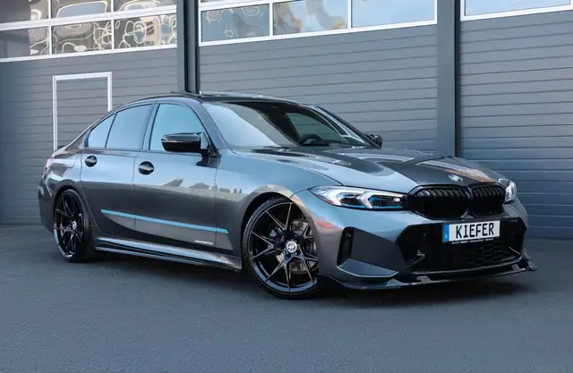 BMW 330 i M/CarPlay/SHZ/LHZ/TOTW/SPUR/KAMERA/R20