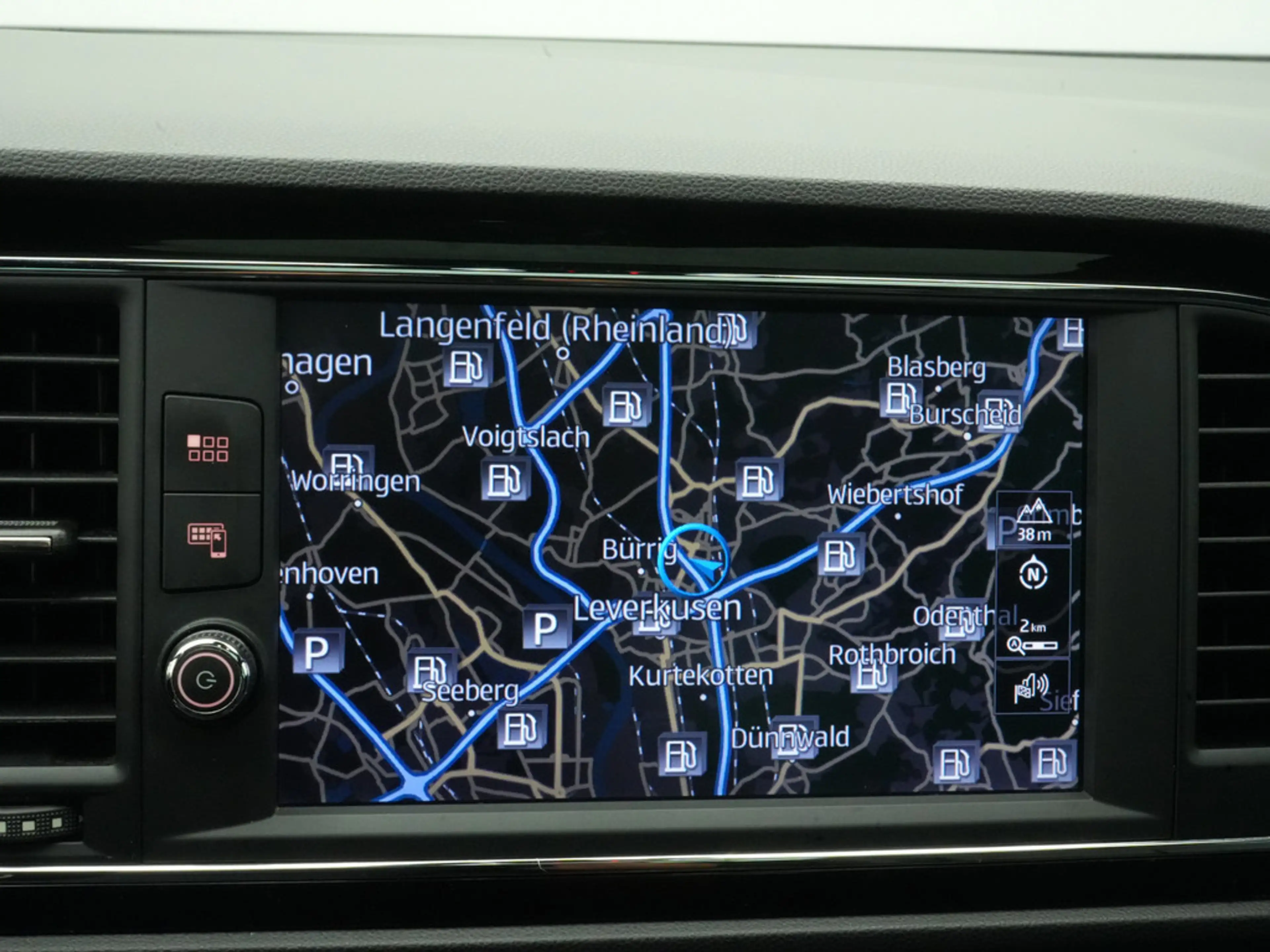 SEAT Leon FR NAVI ACC AHK LEDER LED SHZ KEYLESS — photo 7