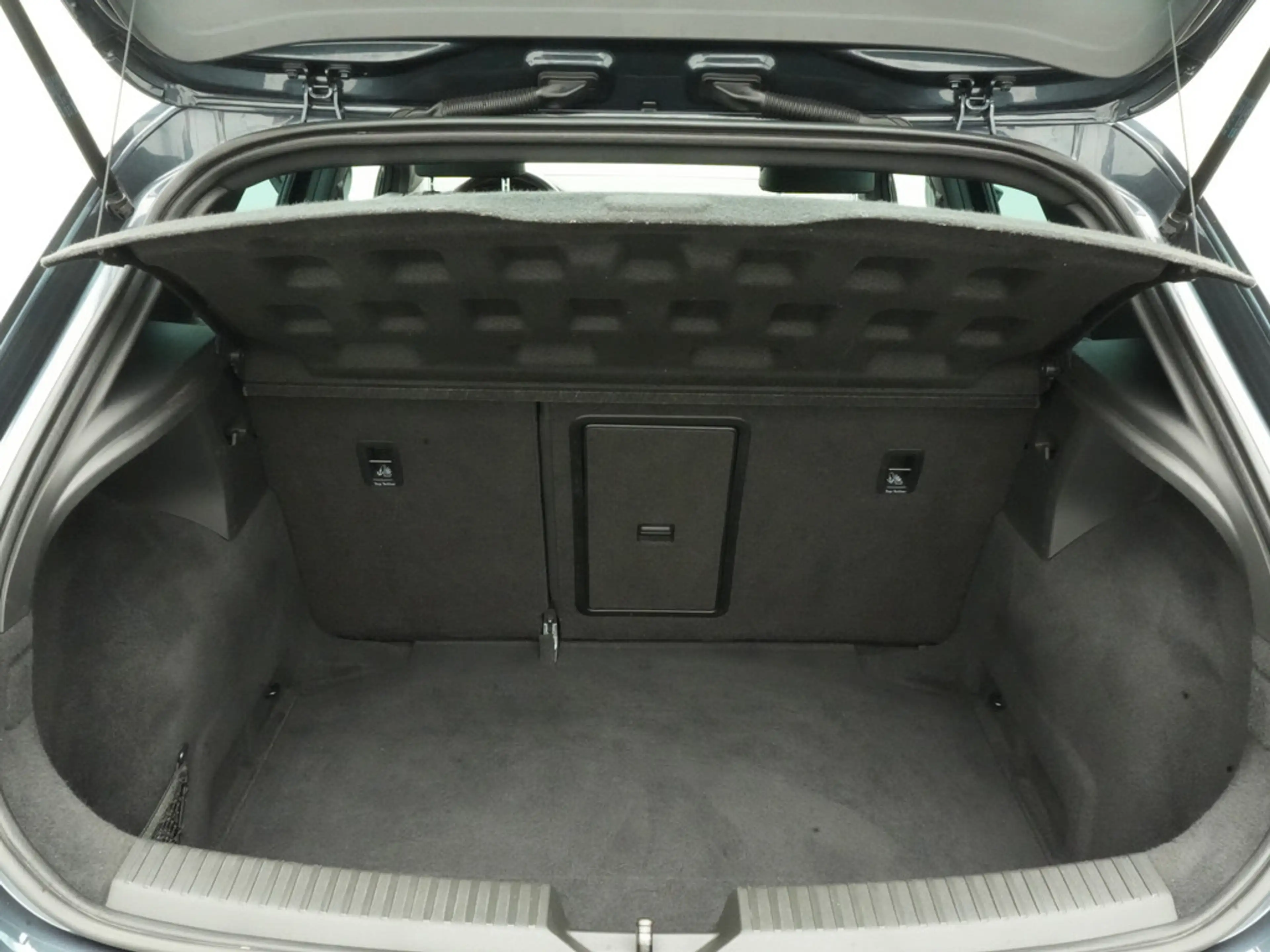 SEAT Leon FR NAVI ACC AHK LEDER LED SHZ KEYLESS — photo 14