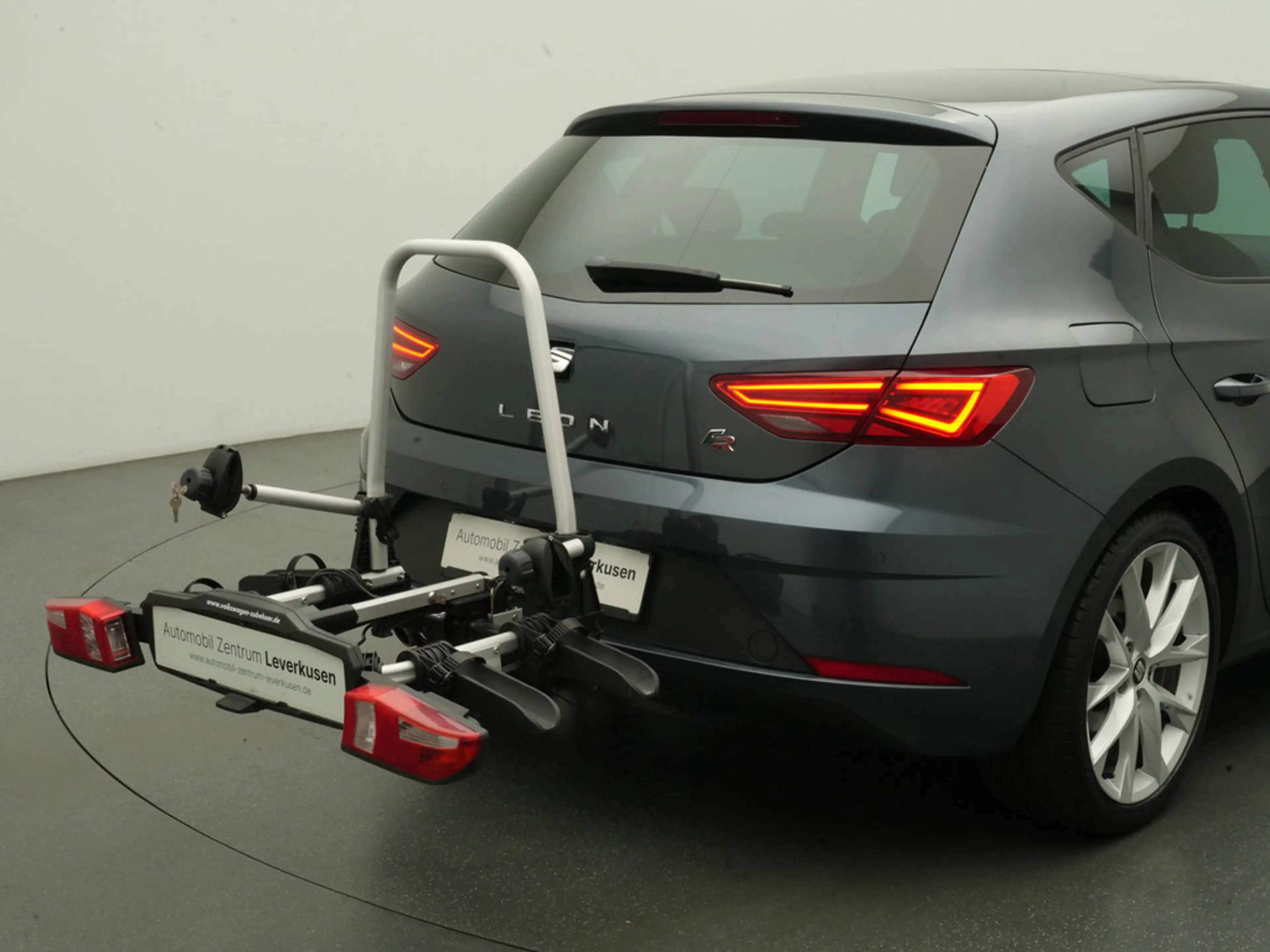 SEAT Leon FR NAVI ACC AHK LEDER LED SHZ KEYLESS — photo 4