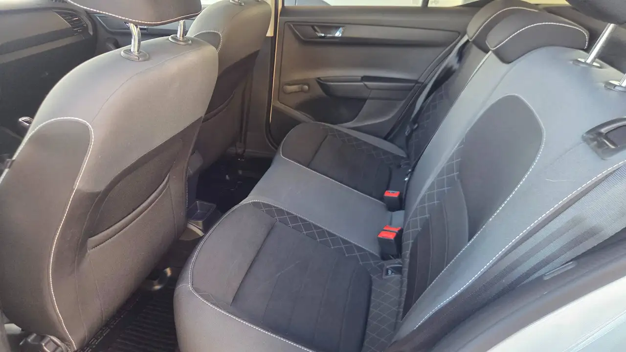 Skoda Fabia 1.BESITZ/LED-SCHEINWERFER/PDC-HINTEN/KLIMA/FREISP*, миниатюра 18