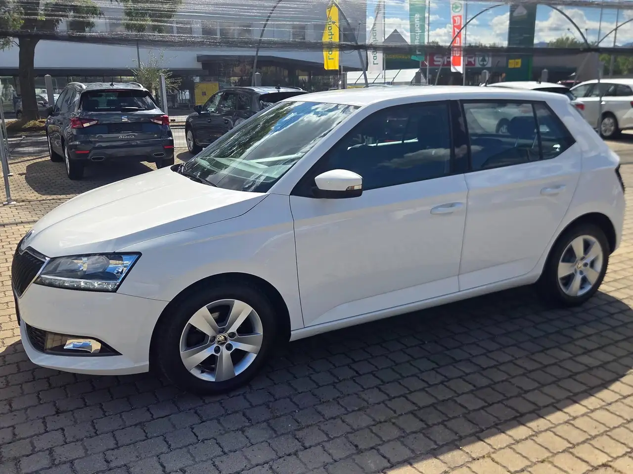 Skoda Fabia 1.BESITZ/LED-SCHEINWERFER/PDC-HINTEN/KLIMA/FREISP*, миниатюра 3