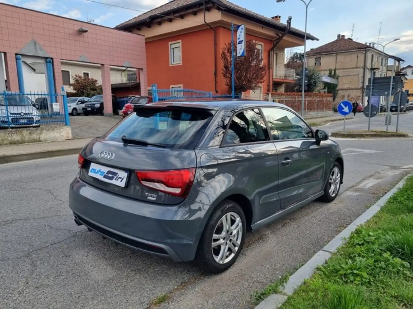 Audi A1 1.0 TFSI ultra Admired s-line Grigio - 2