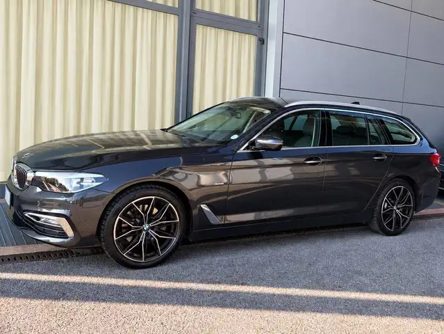 BMW 520 Serie 5 G31 2018 Touring 520d Touring Luxury auto