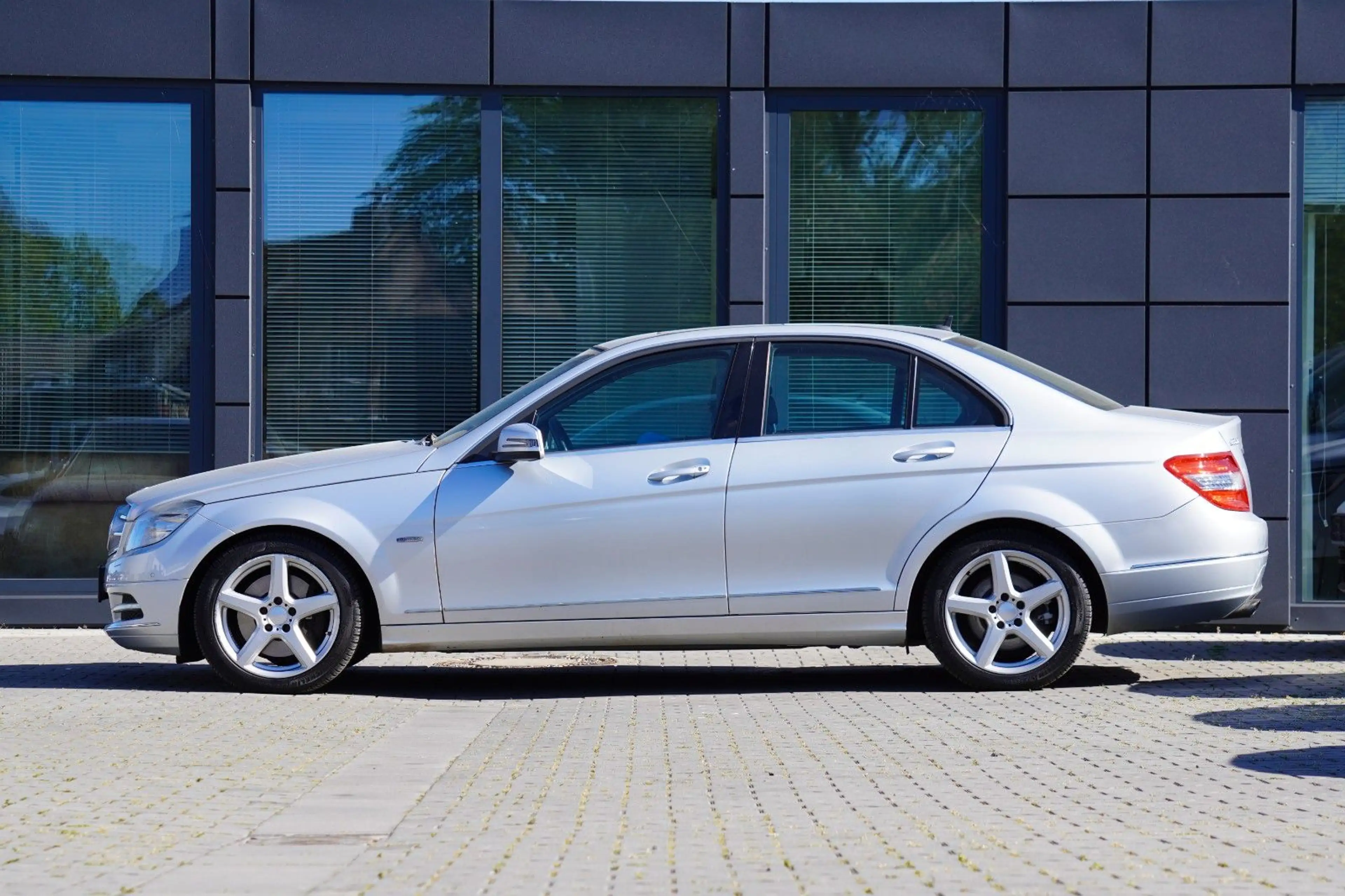 Mercedes-Benz C 350 CDI BlueEfficiency — photo 7