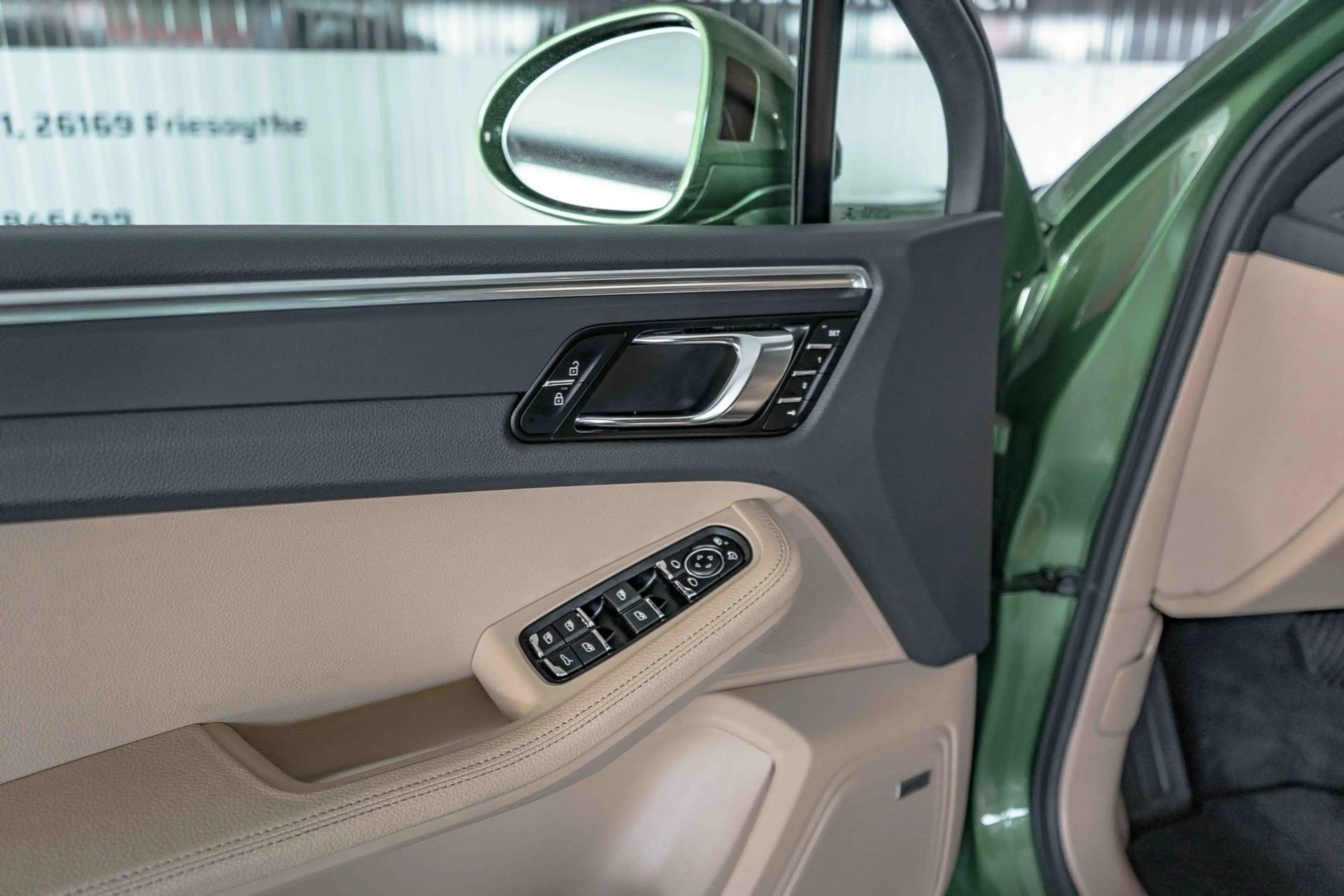 Porsche Macan Sport-Design Mambagrün Panorama PDLS Bose — photo 14