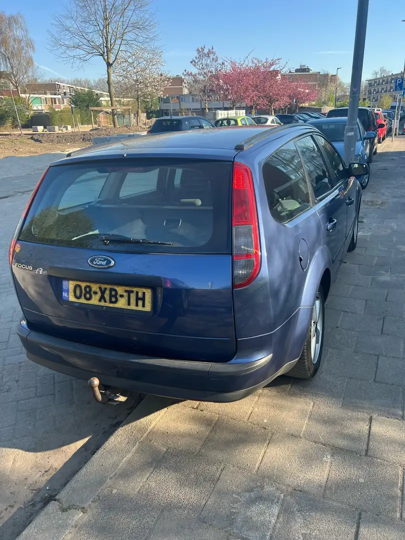 Ford Focus 1.6-16V Futura Blauw - 2