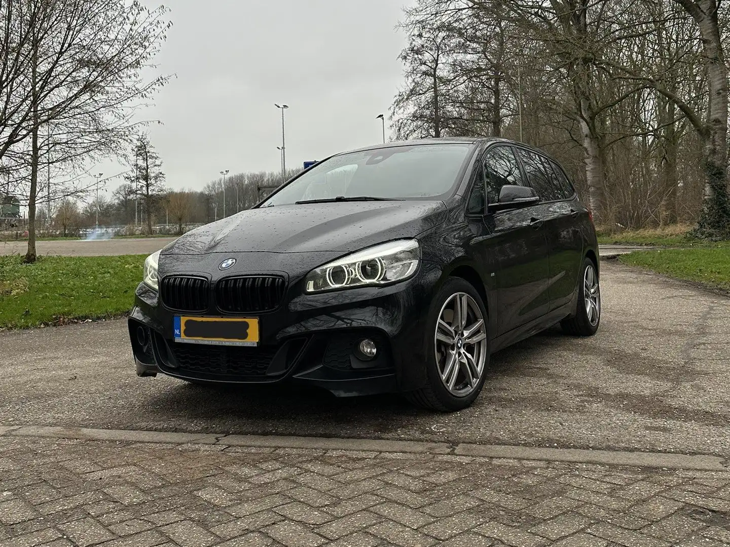 BMW 220 BMW 220i Gran Tourer M-Sport Zwart - 1