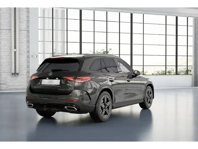 Mercedes-Benz GLC view 3