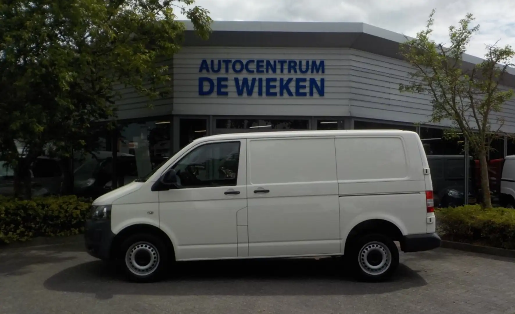 Volkswagen Transporter 2.0 BENZINE L1H1 AIRCO 2XSCHUIFDEUREN TREKHAAK ELE Bílá - 2