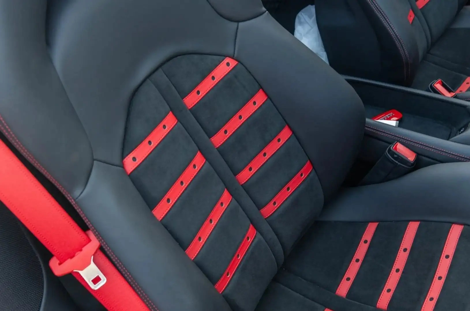 Ferrari F8 Spider 3.9 V8 Convertible Rojo - 2