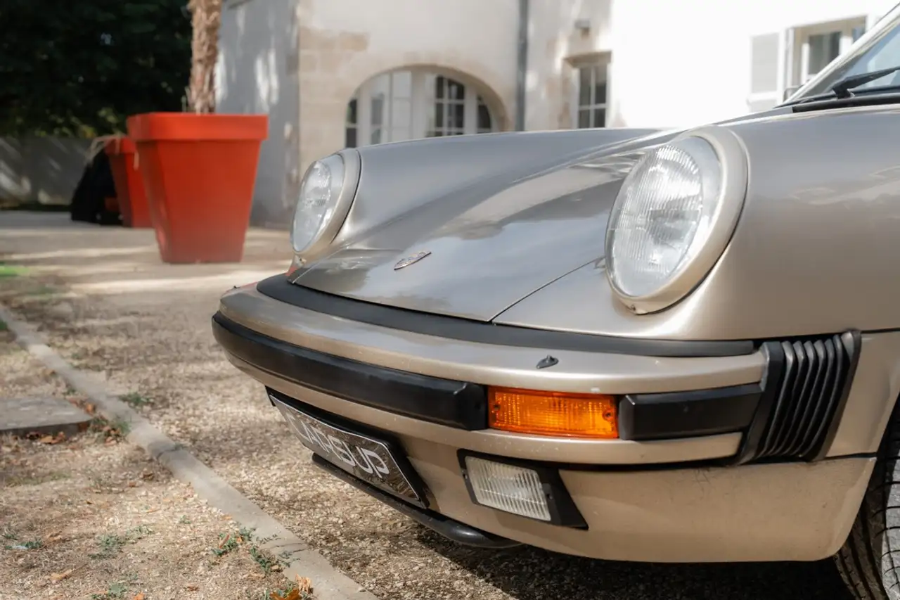 Porsche 911 SC 3.2 231 ch - Almond Beige Mettalic, foto 9