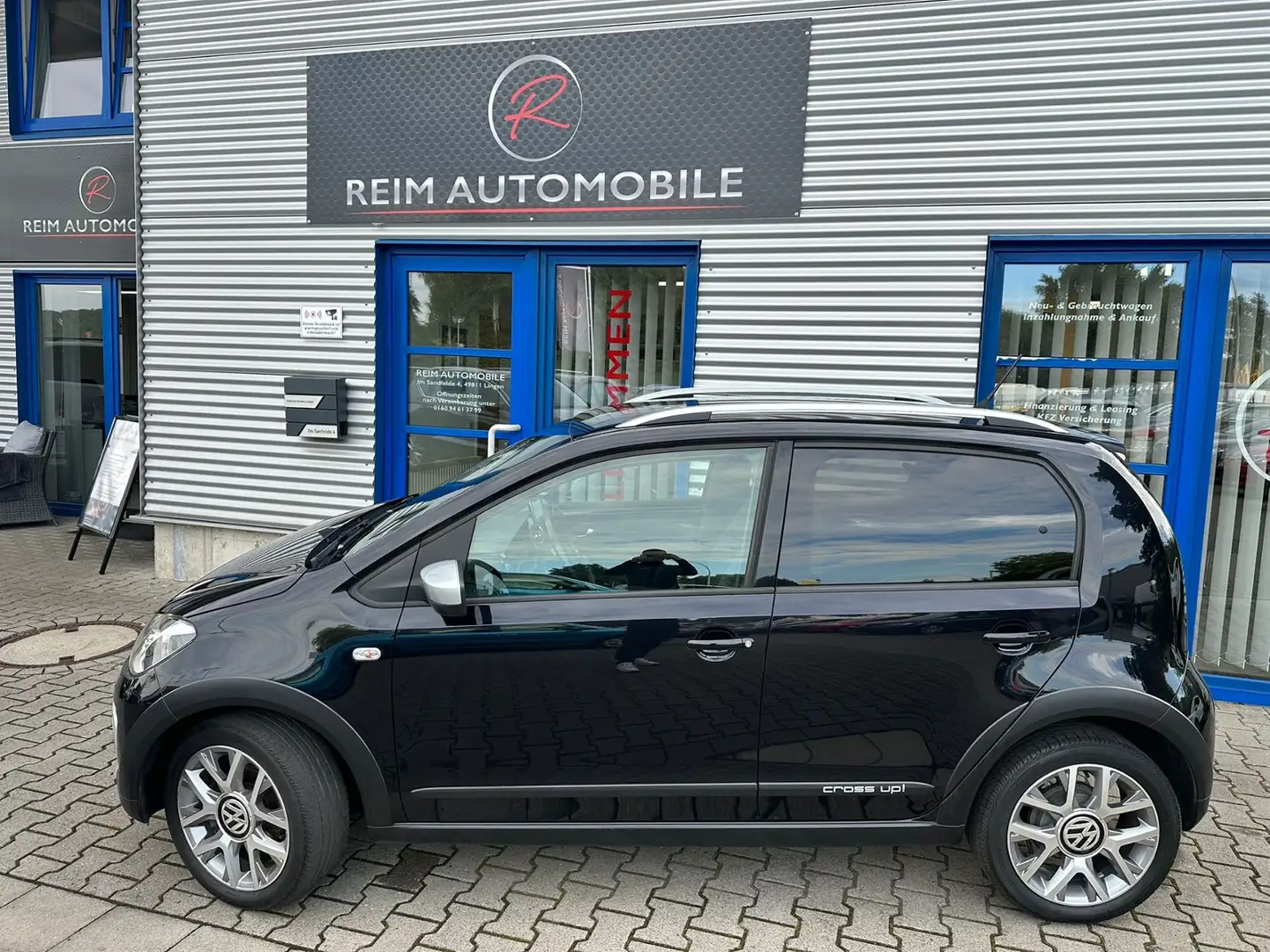 Volkswagen up! 1.0 "CROSS" *1-HAND*NAVI*KLIMA*SITZHEIZUNG* Schwarz - 2
