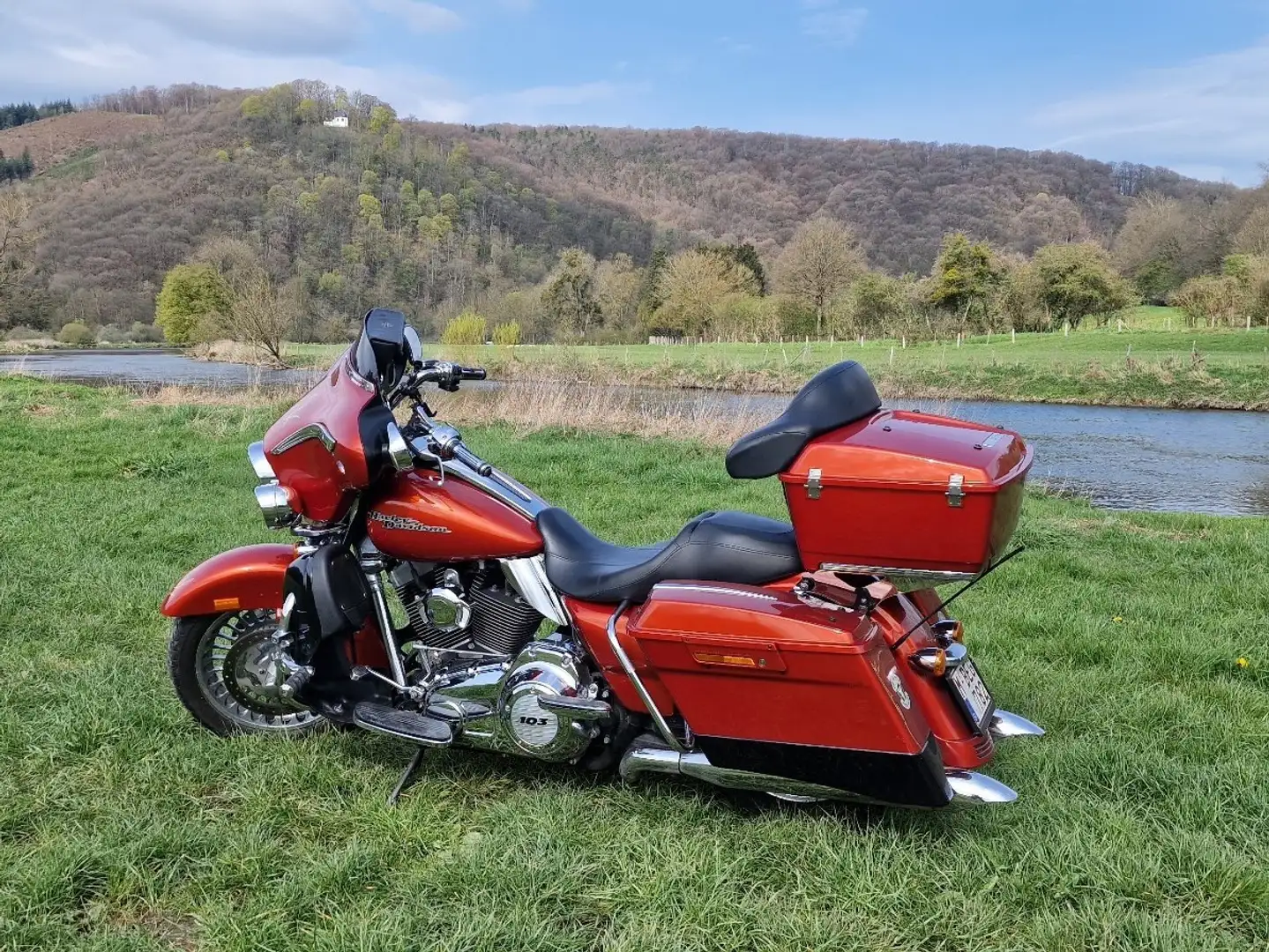 Harley-Davidson Street Glide Oranje - 2