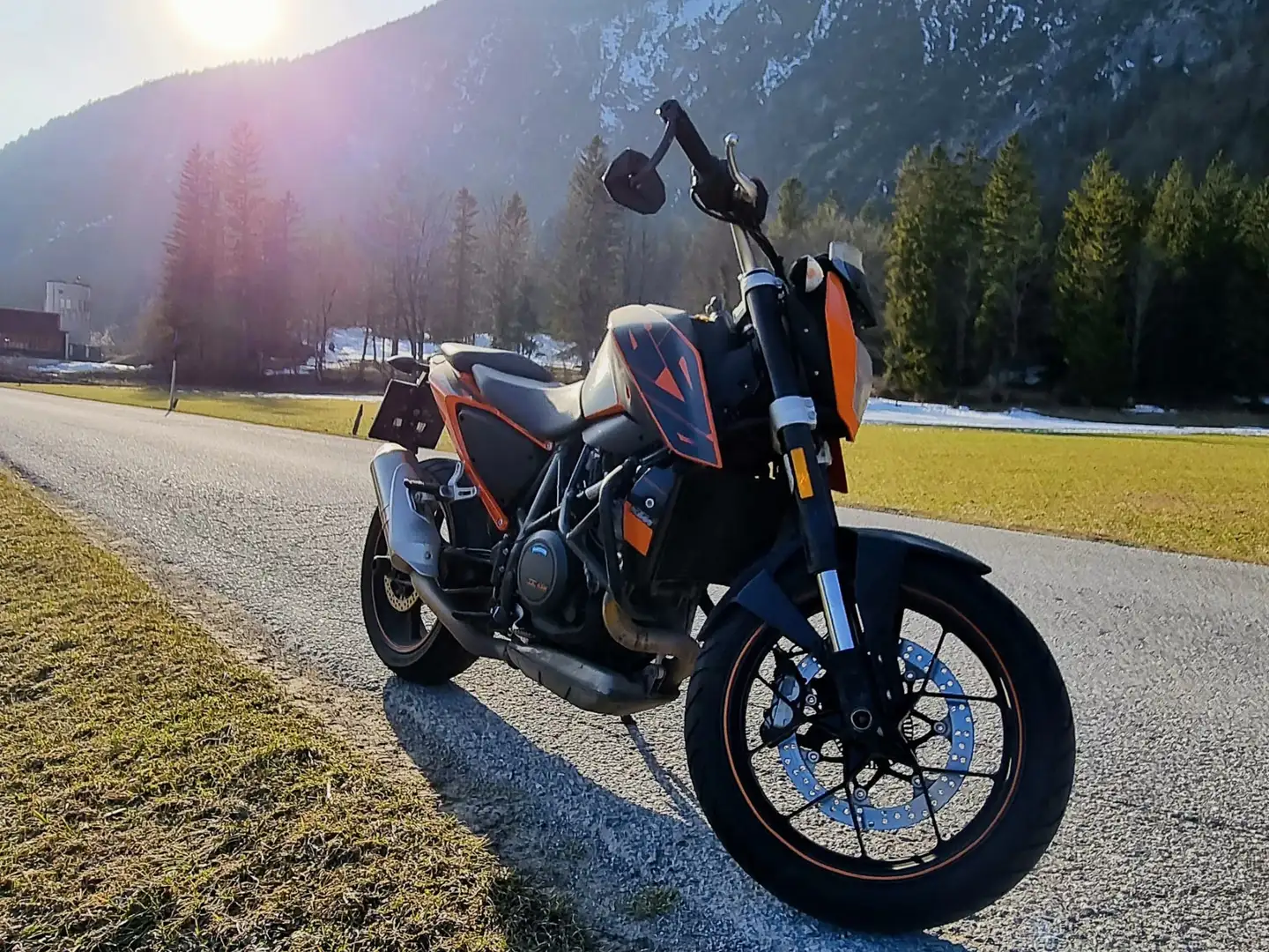 KTM 690 Duke Orange - 1