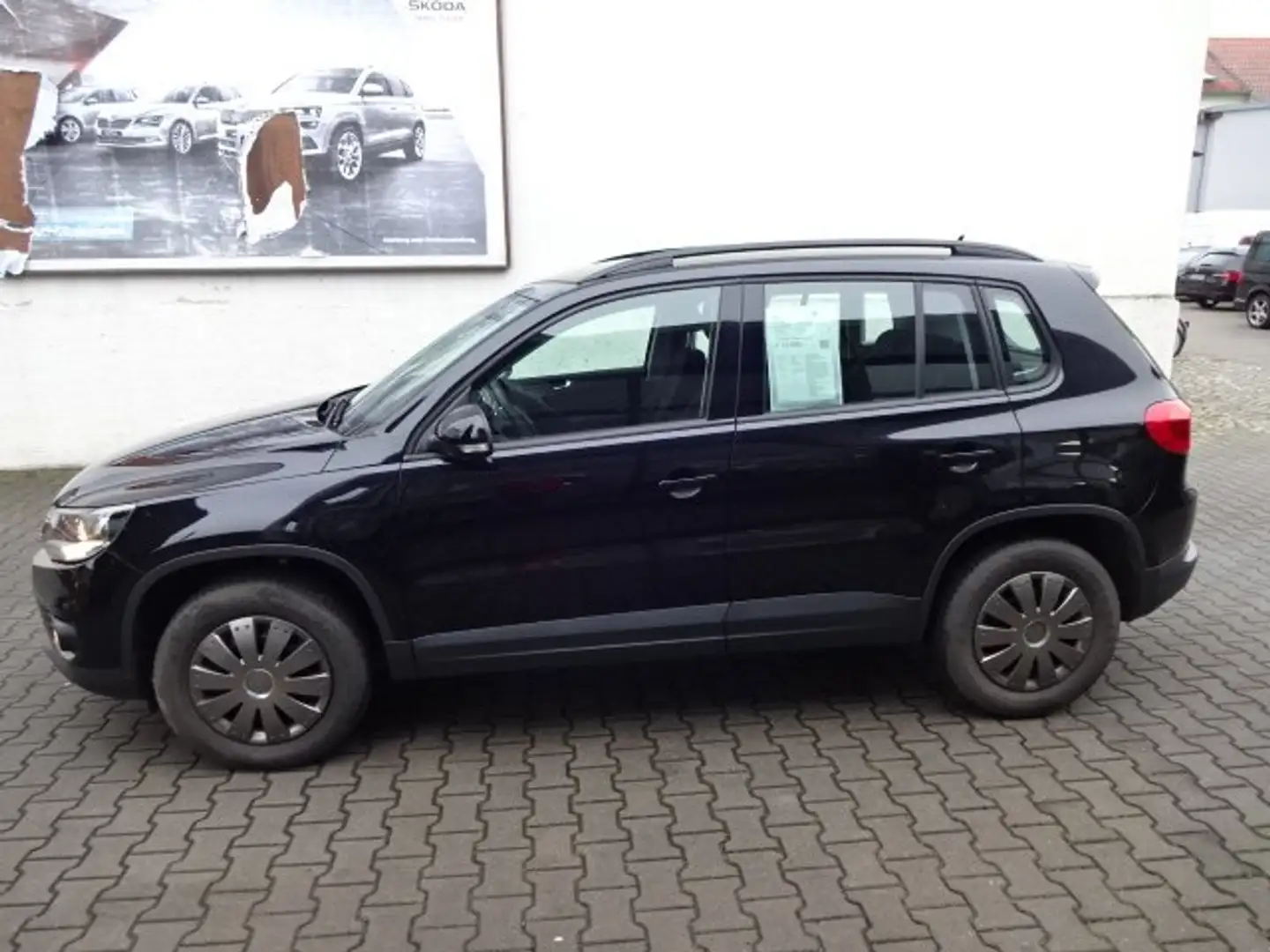 Volkswagen Tiguan Trend & Fun Zwart - 1